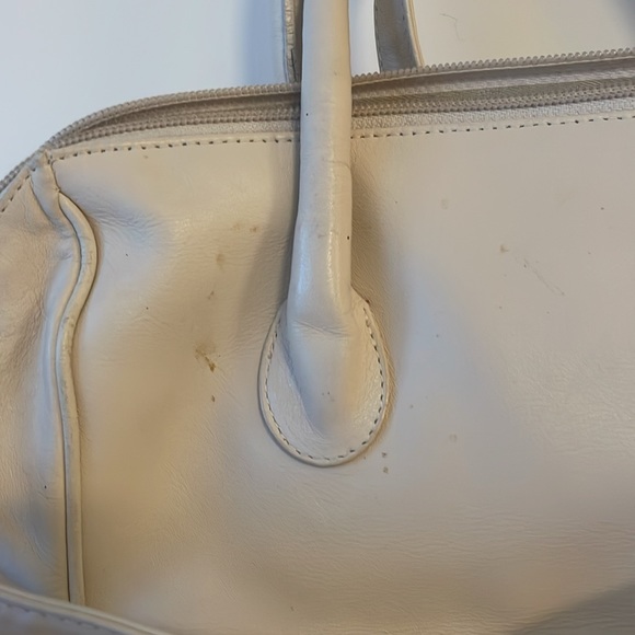 Paloma Picasso White Leather Shoulder Bag with Crossbody Gold Hardware - Picture 5 of 6